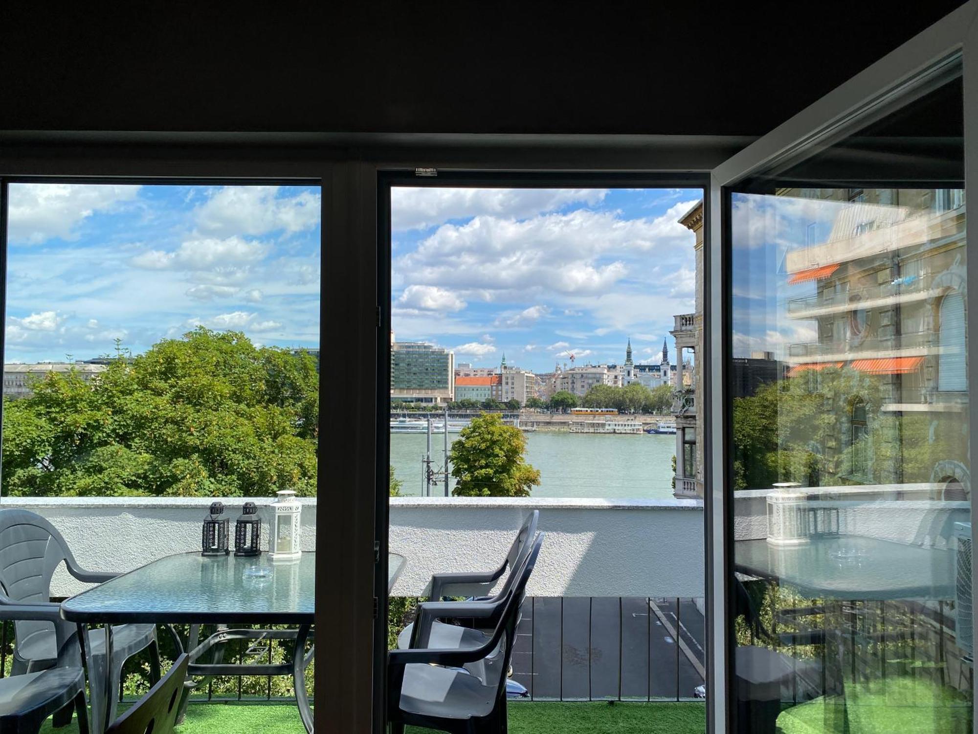 Danube View Artapartment With Balcony Budapest Eksteriør bilde